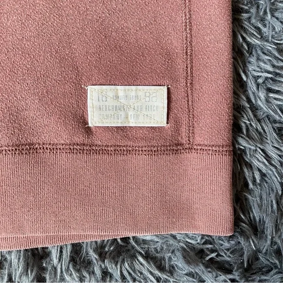 Abercrombie & Fitch Burgundy Crewneck Sweater - Picture 4 of 7